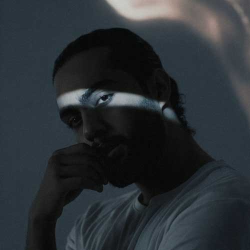 آهنگ حامیم تاریک ترین روزامو پشت سر میذارم ( دلی )